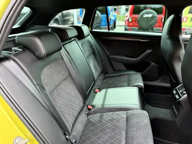 Skoda Superb view 7