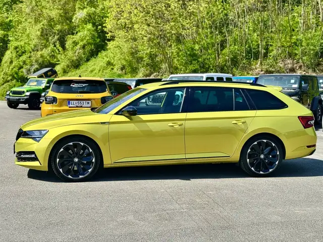 Skoda Superb view 3