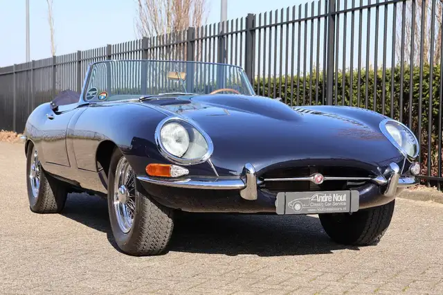 Jaguar E-Type view 10