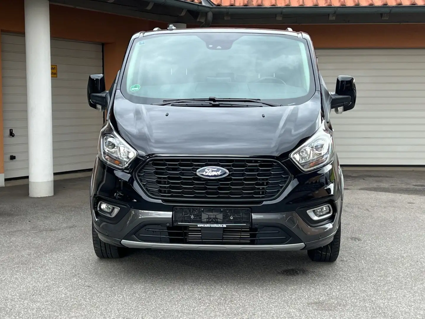 Ford Tourneo Custom ACTIVE L1 Schwarz - 2