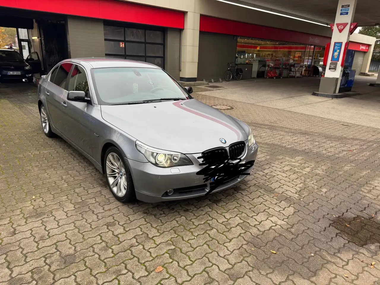 BMW 525