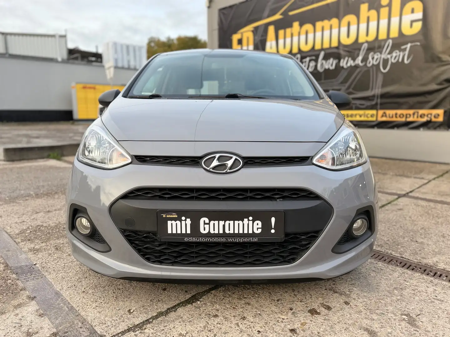 Hyundai i10 1.0 BENZIN MIT GARANTIE! *1.HAND!* Grau - 2