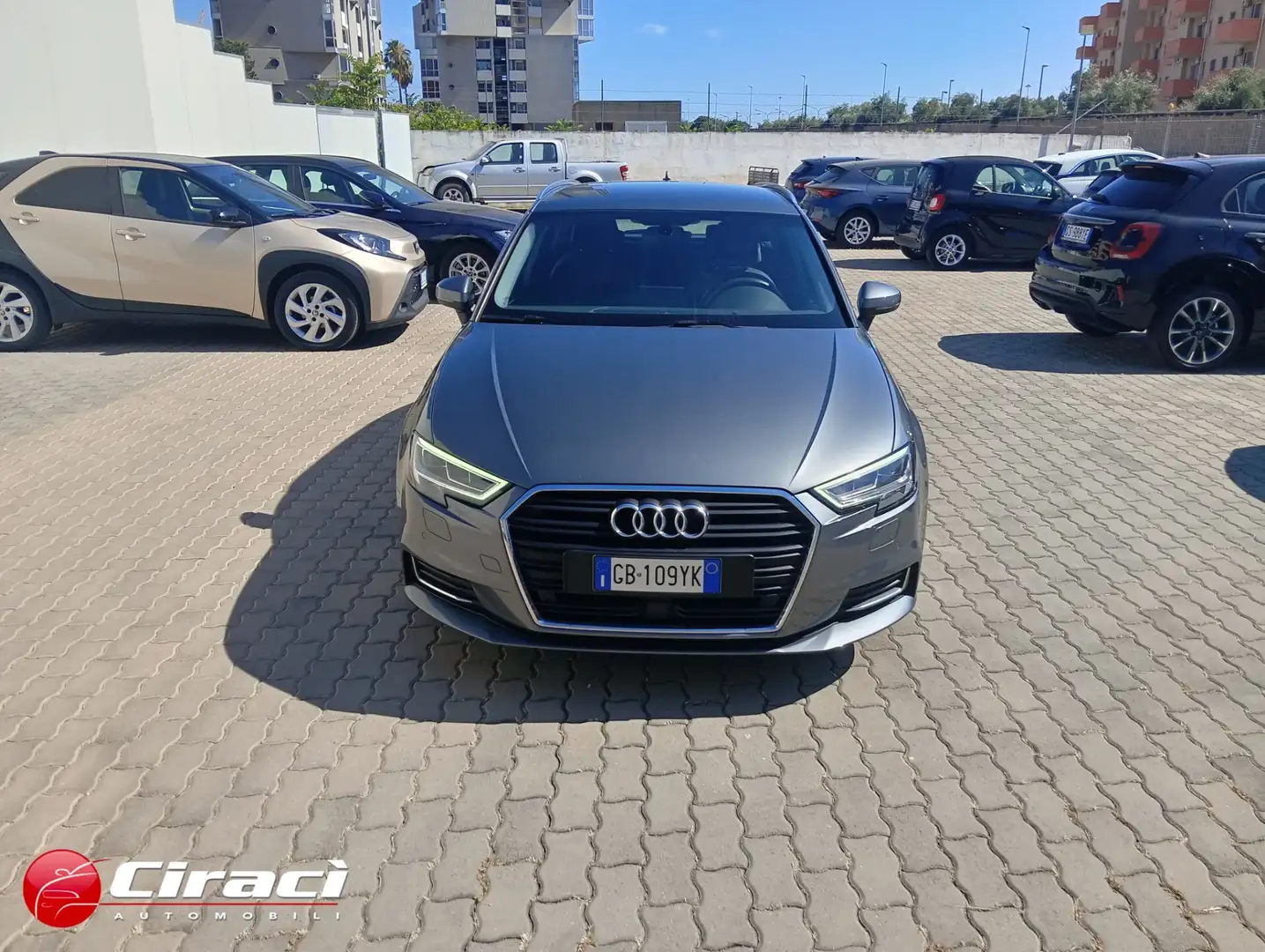 Audi A3 SPB 30 g-tron S tronic Sport Grigio - 1