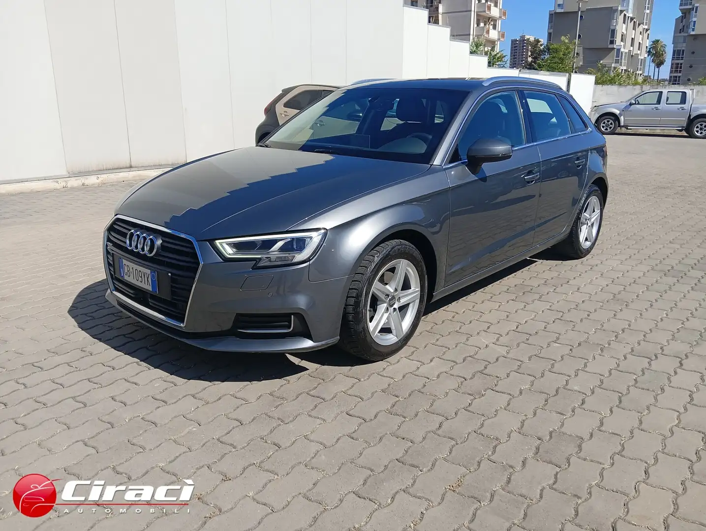 Audi A3 SPB 30 g-tron S tronic Sport Grigio - 2