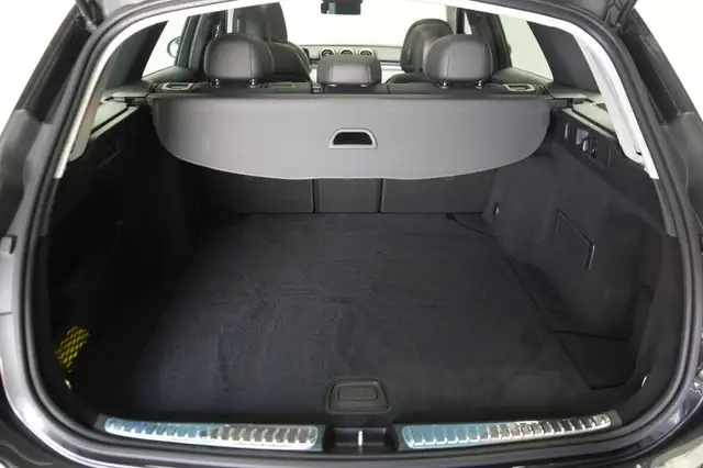Mercedes-Benz C-Class view 7