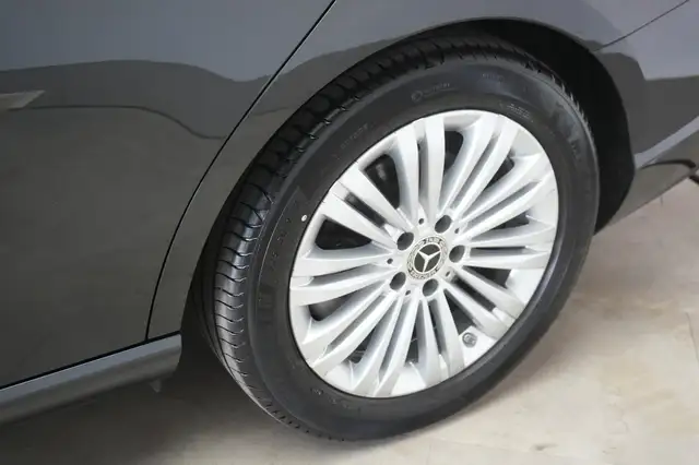 Mercedes-Benz C-Class view 14