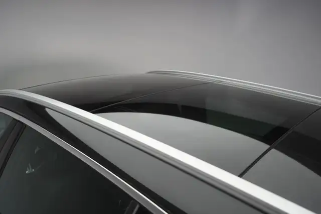 Mercedes-Benz C-Class view 12