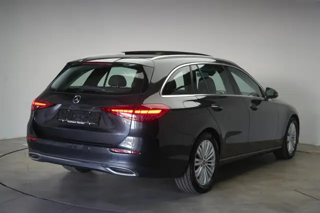 Mercedes-Benz C-Class view 5