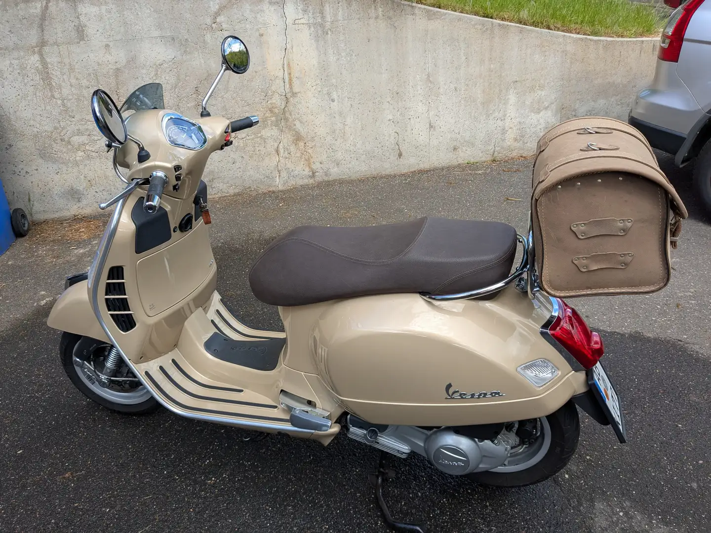 Vespa GTS 300 ABS E4 Beige - 1