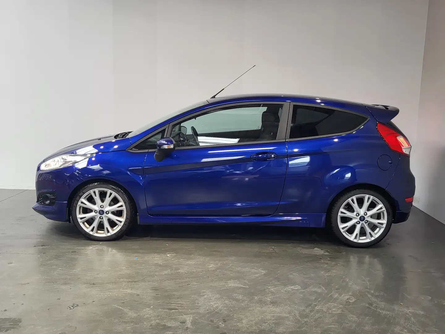 Ford Fiesta Fiesta 1.5 TDCi Sport Blauw - 2