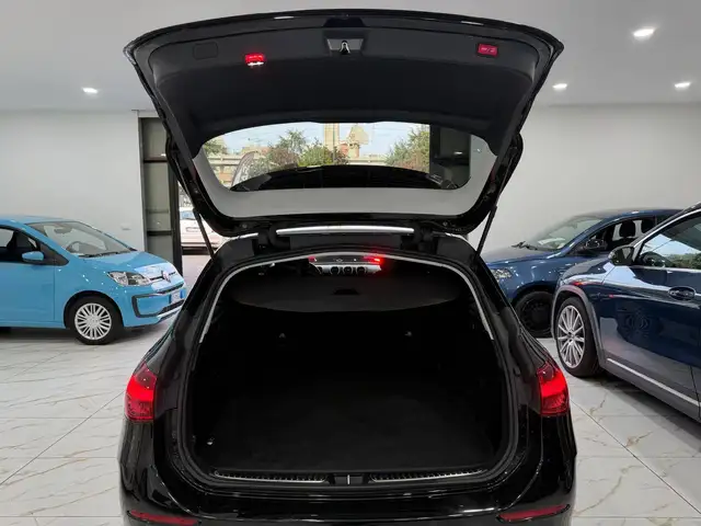 Mercedes-Benz C-Class view 11