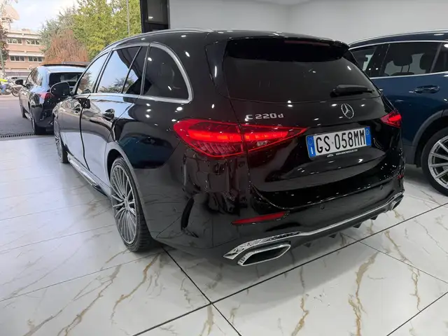 Mercedes-Benz C-Class view 4