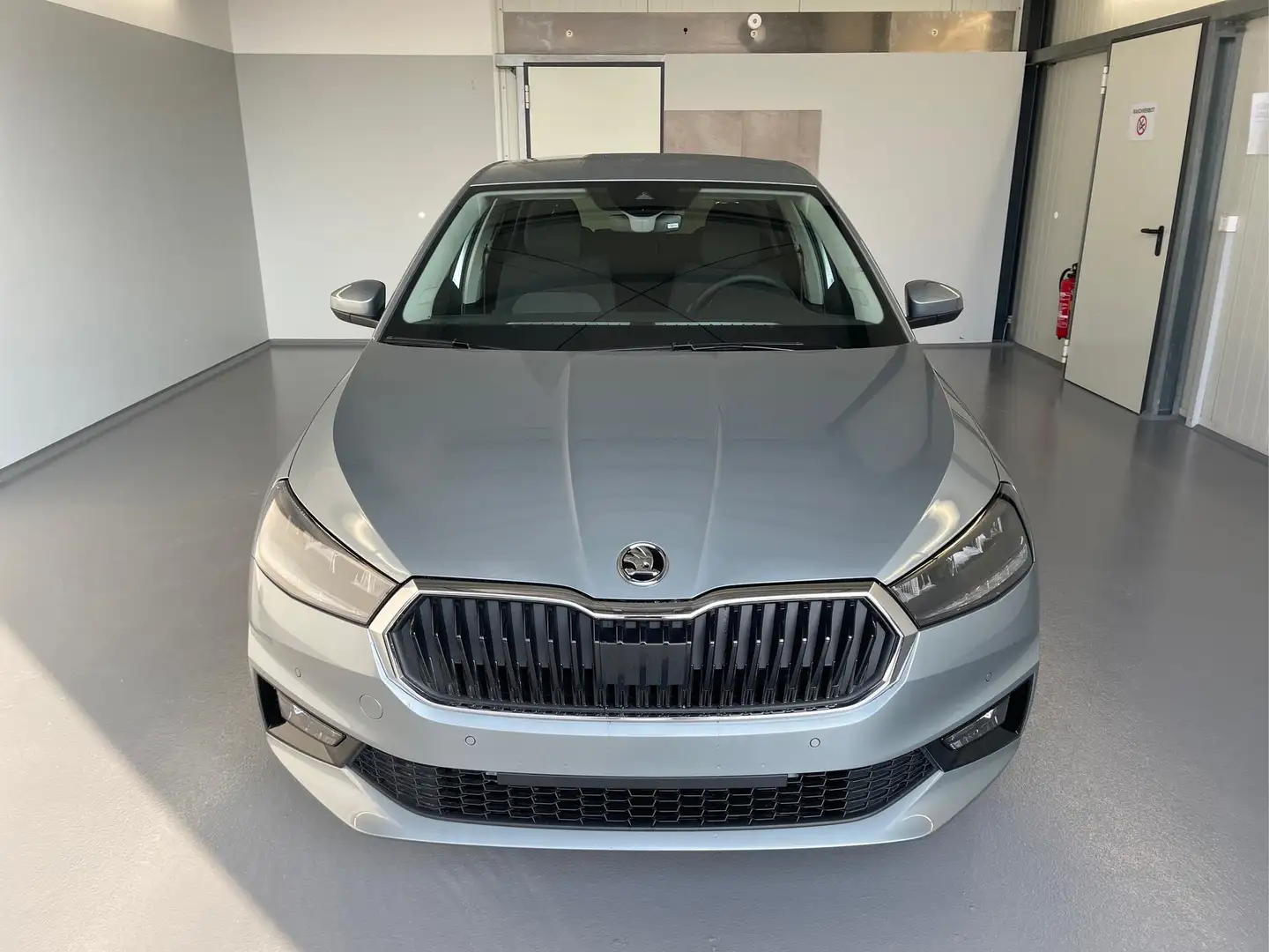 Skoda Fabia Selection 115PS DSG GV5+AHK+Alu+Kessy+Climatron... Silber - 2