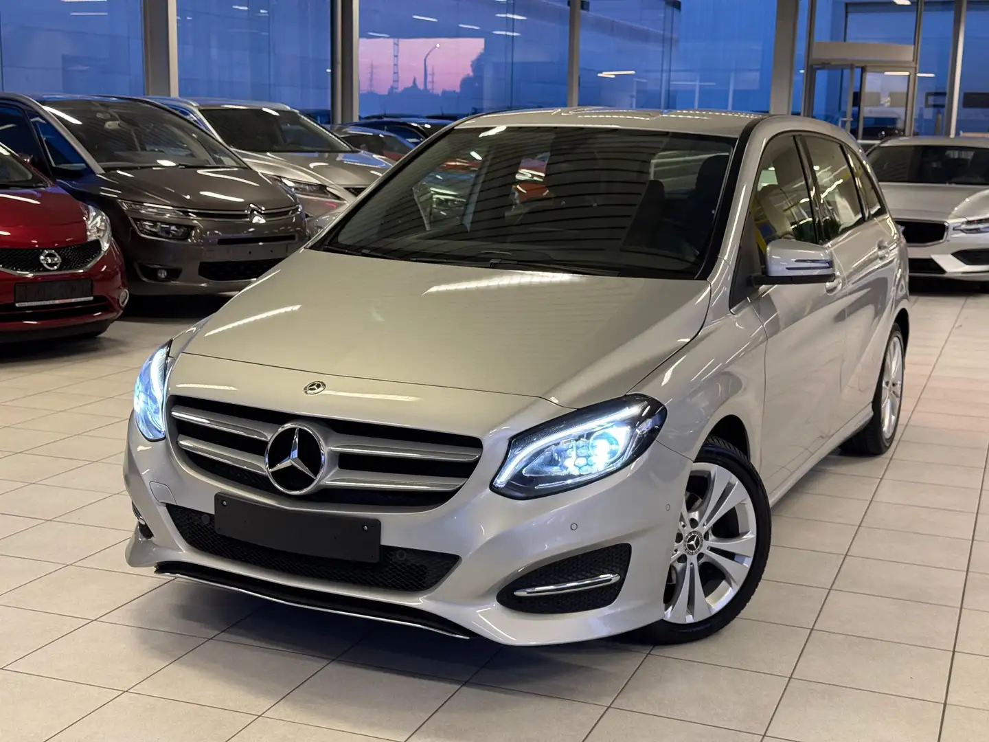 Mercedes-Benz B 180 D AUTOMATIC EURO 6B Année 2018, 89.000KM Gris - 1