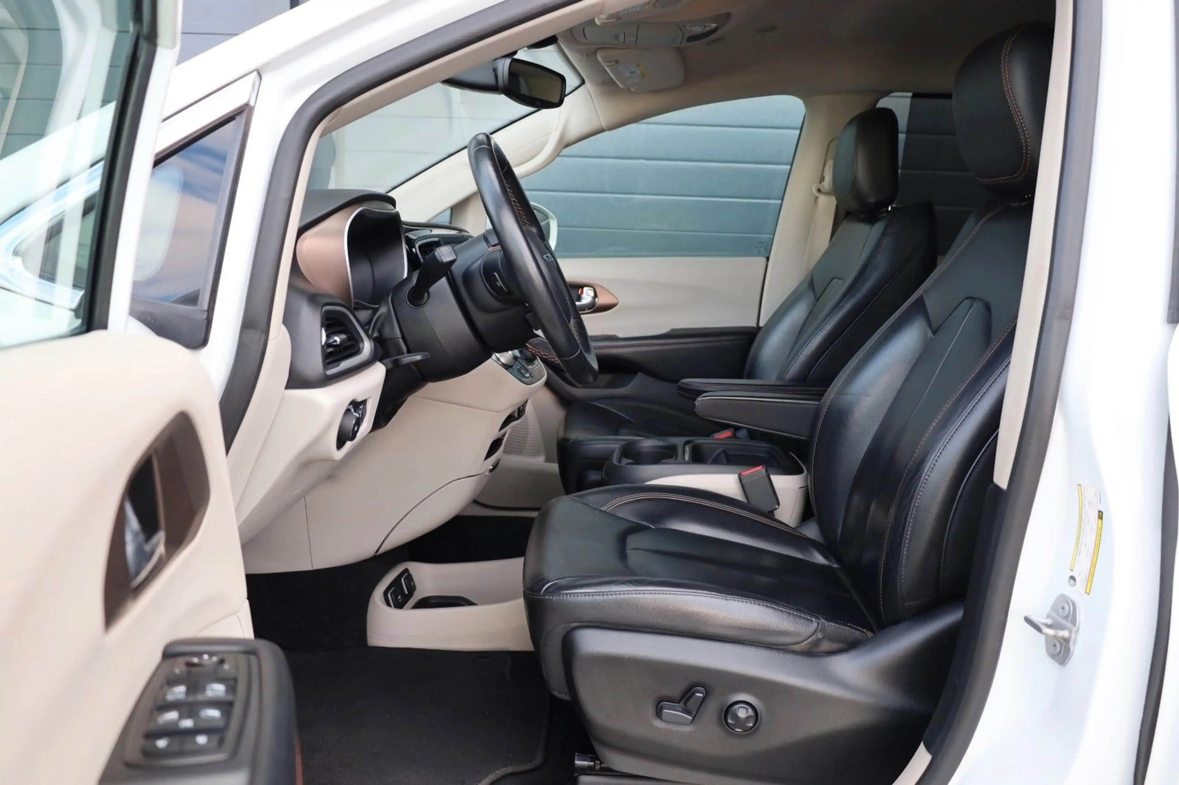 Chrysler Pacifica 3.6 V6/CarPlay/SHZ/KAMERA/TOTW/R18 — photo 7
