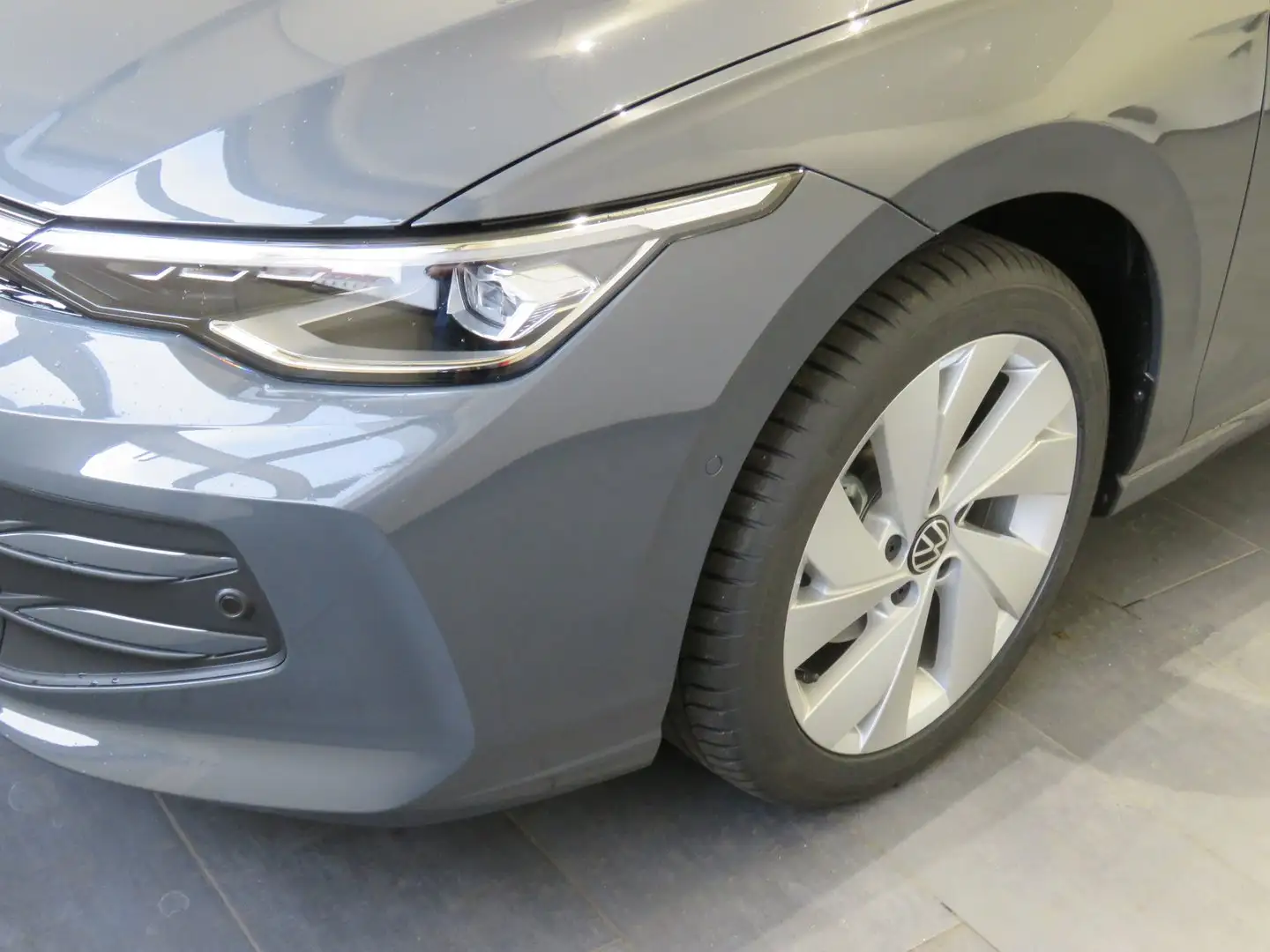 Volkswagen Golf Rabbit mHEV DSG Grau - 2