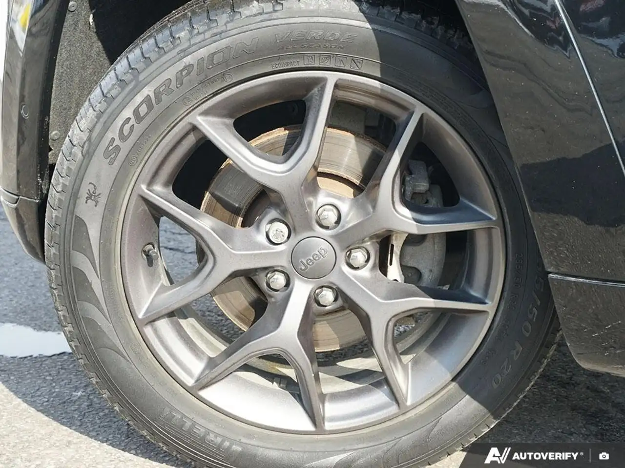 Jeep Grand Cherokee снимка Jeep Grand Cherokee