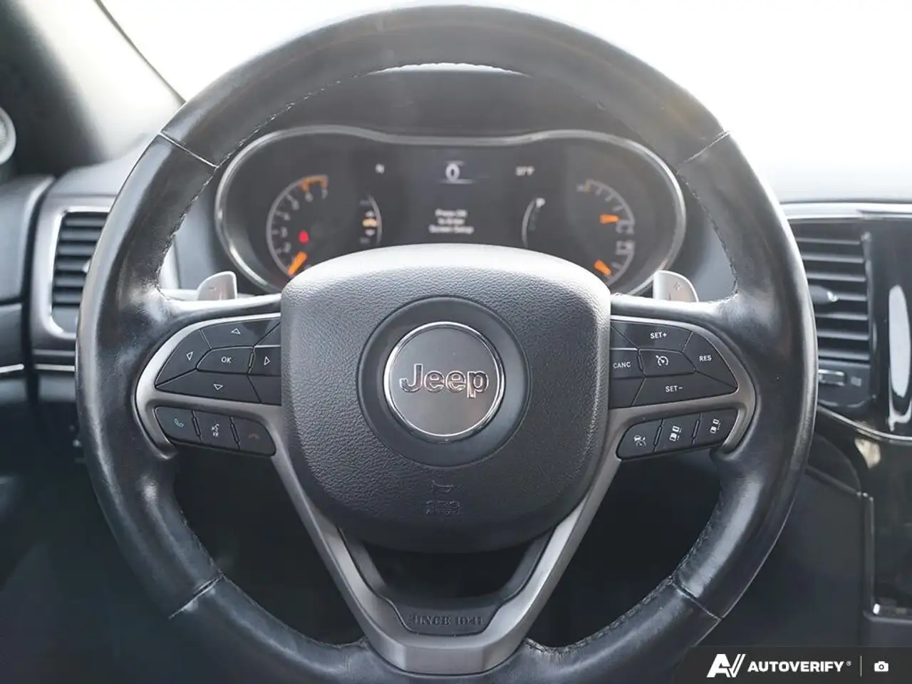 Jeep Grand Cherokee снимка Jeep Grand Cherokee