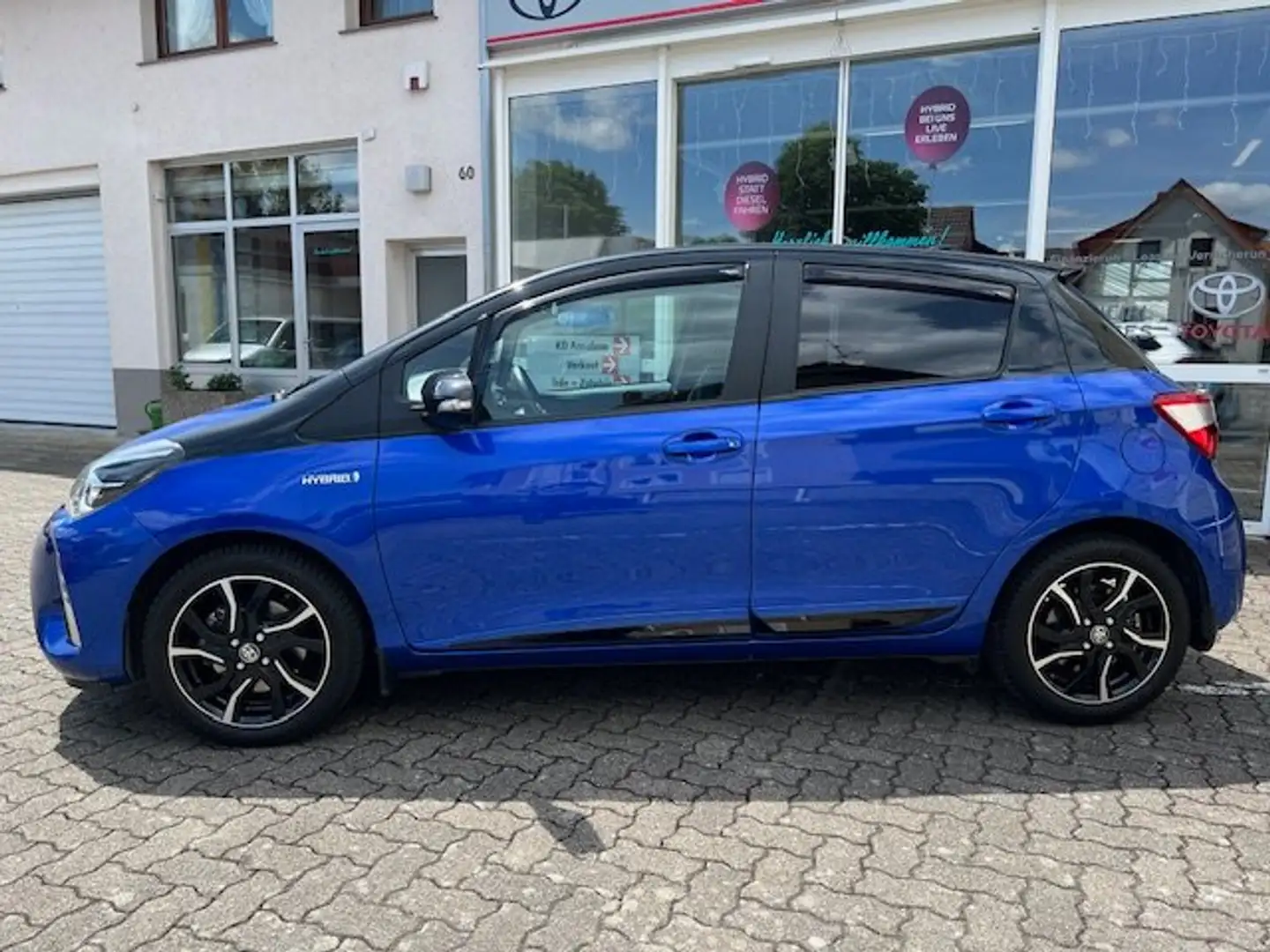 Toyota Yaris Hybrid Style Selection, Plus-Paket Kék - 2