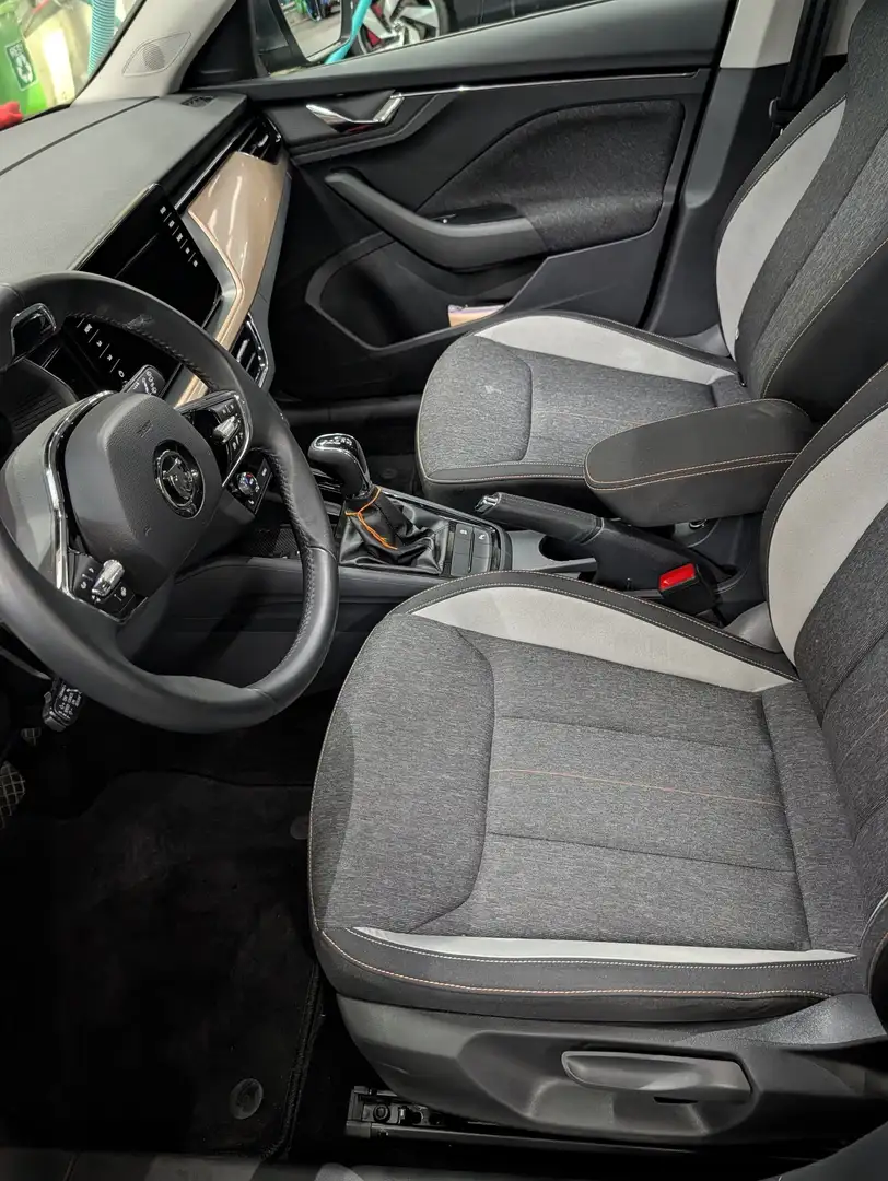 Skoda Kamiq 1.1 TSI DSG Drive Grijs - 2