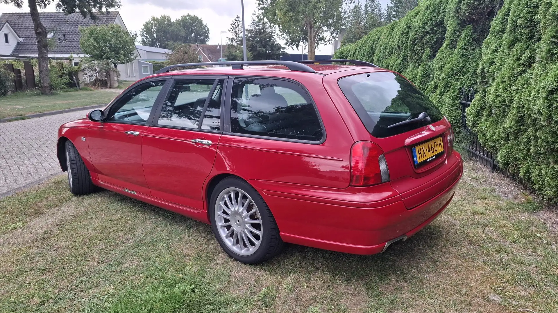 MG ZS MG ZT-T 2.5 V6 190 R.H.D Rood - 2