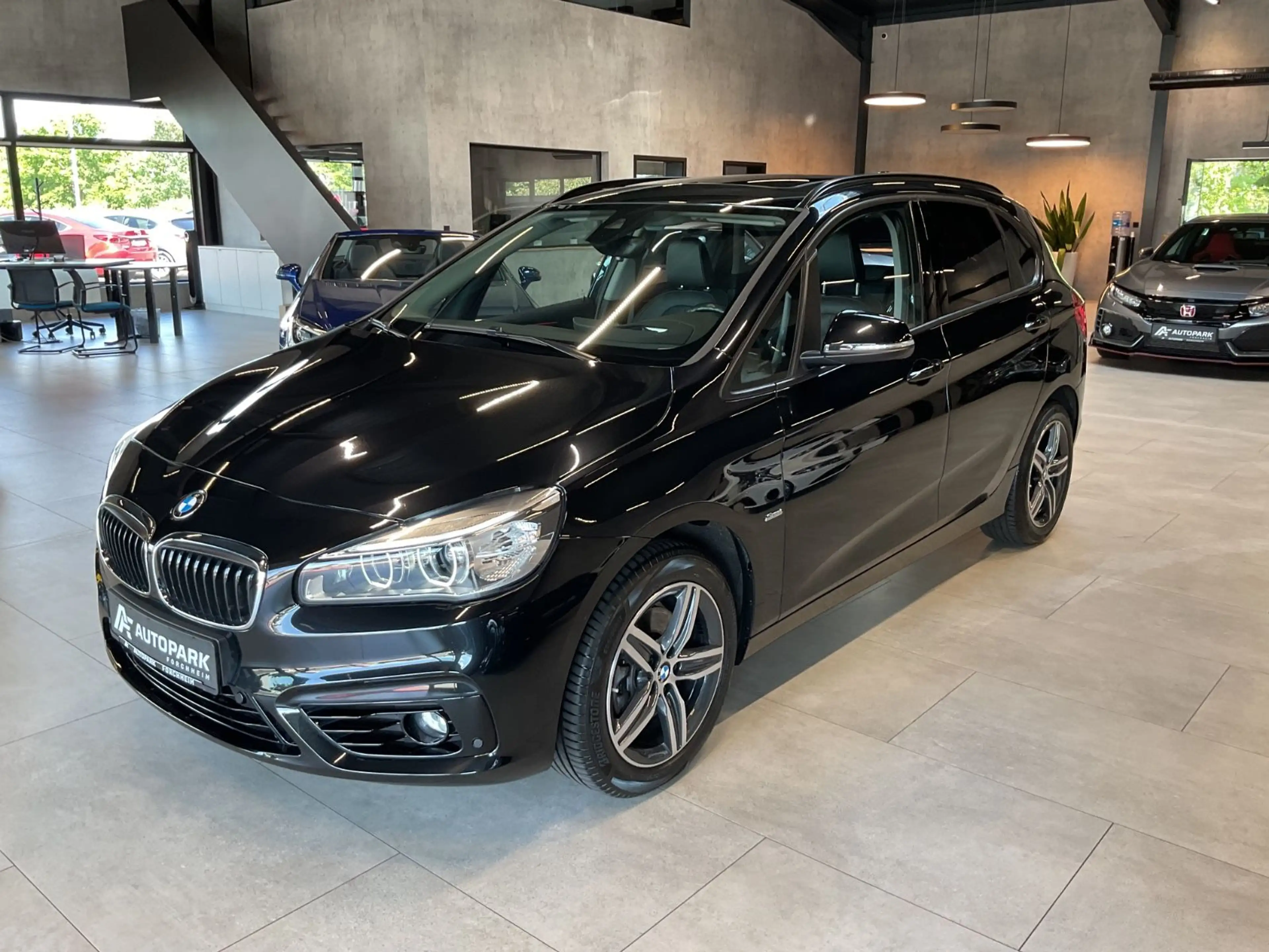 BMW 220 Sport Line AHK LED Leder Pano