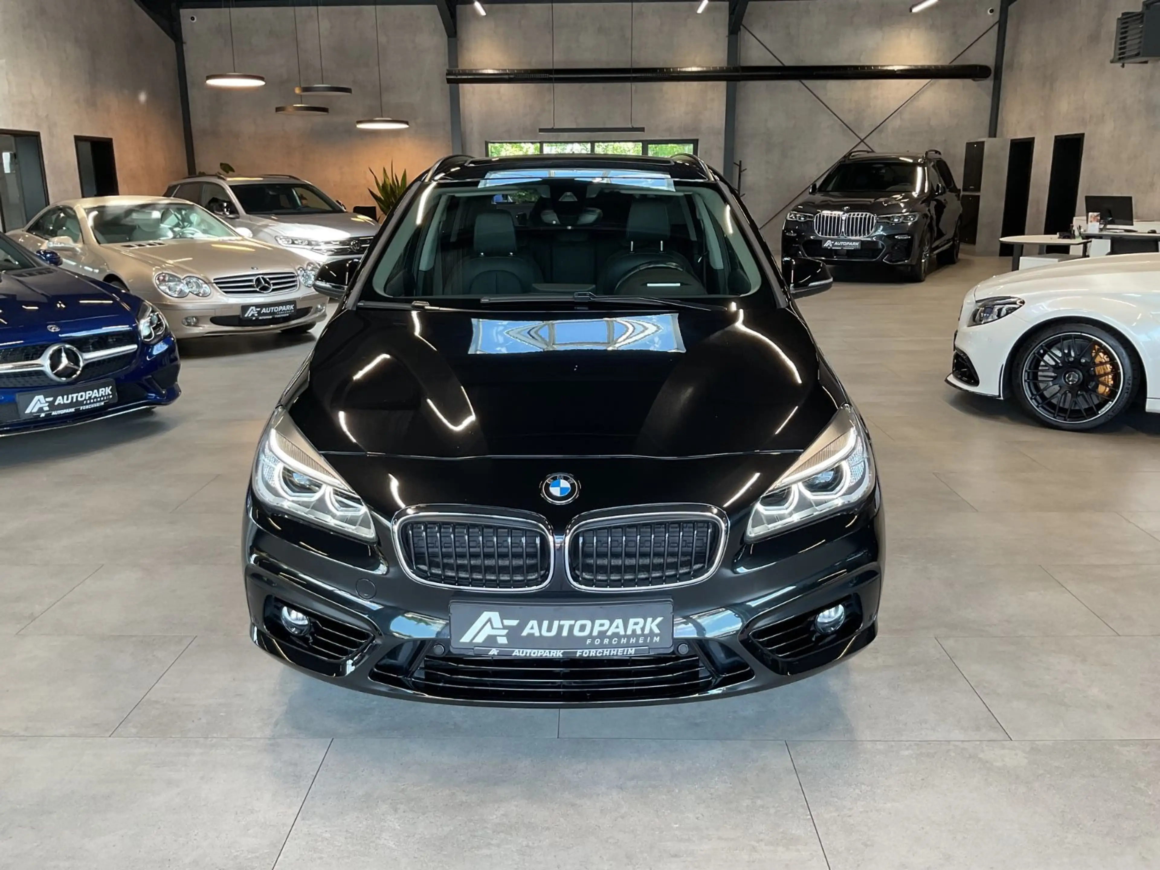 BMW 220 Sport Line AHK LED Leder Pano — photo 2