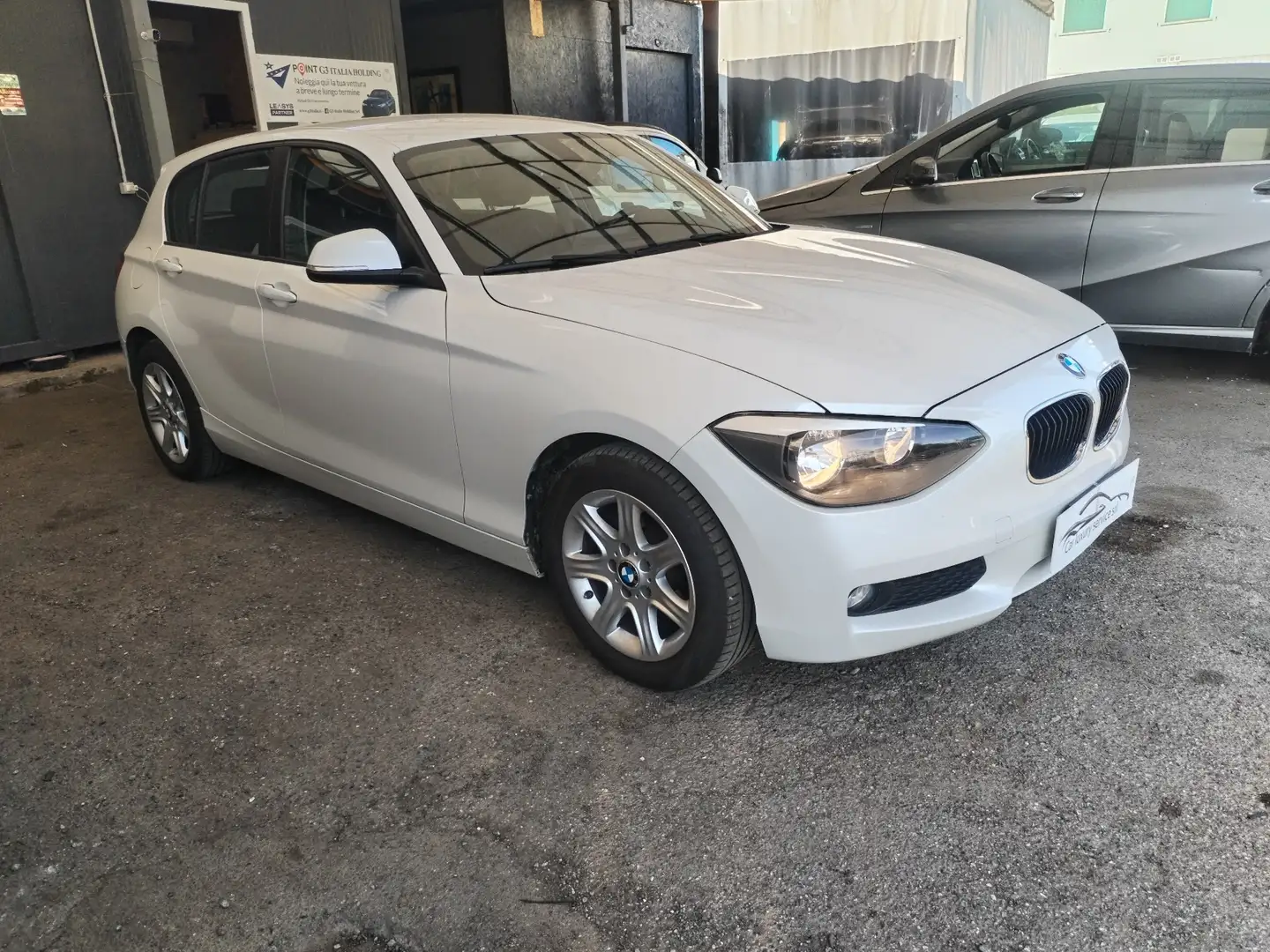 BMW 118 118d 5p Business Wit - 1