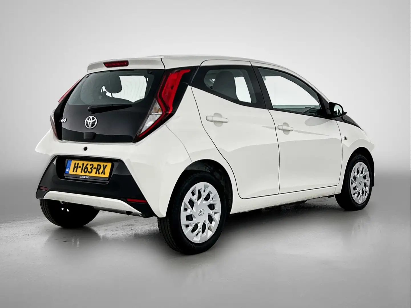 Toyota Aygo 1.0 VVT-i x-play | Airco | Camera | Blanc - 2