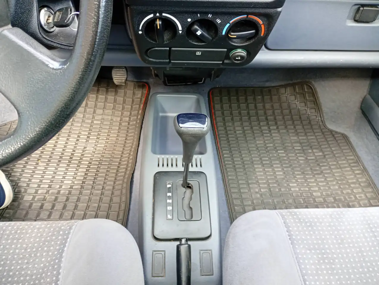 Ford Fiesta 1.1 ghia automaat, foto 9