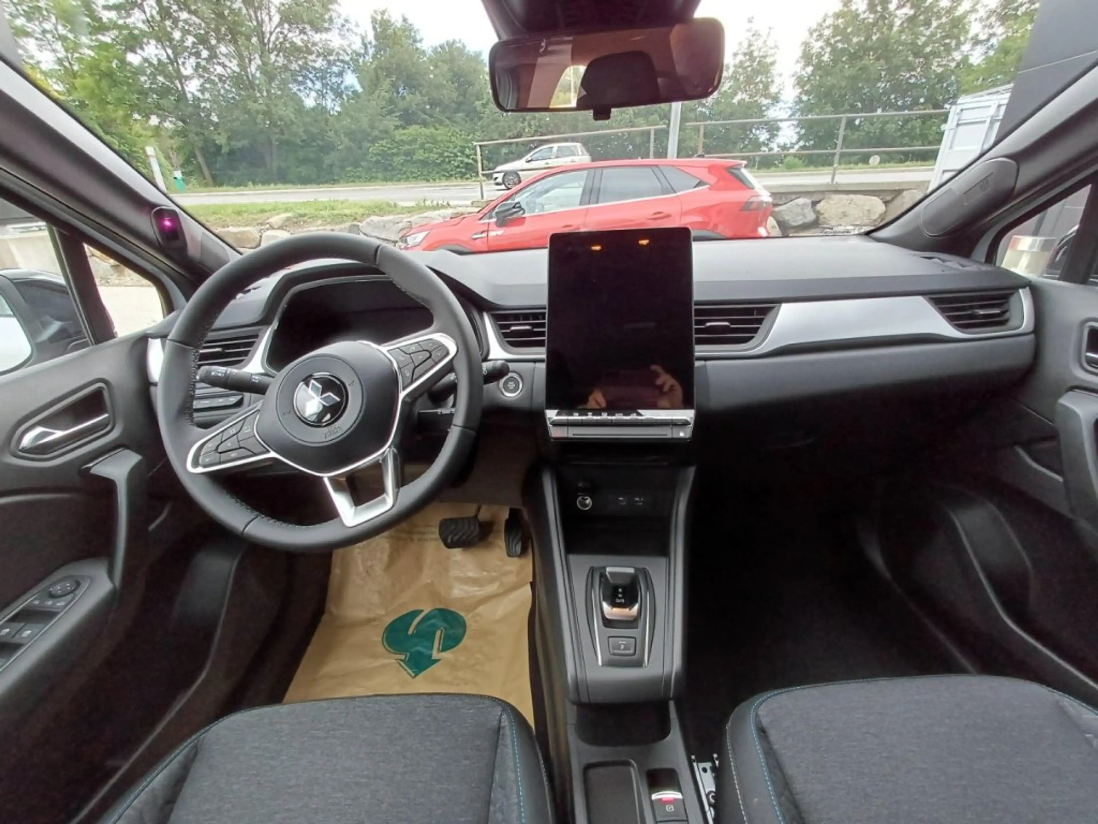 Mitsubishi Grandis 1,8 HEV Invite C AT 26,5 — photo 9
