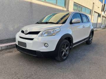 Urban Cruiser 1.4 d-4d Luxury Awd
