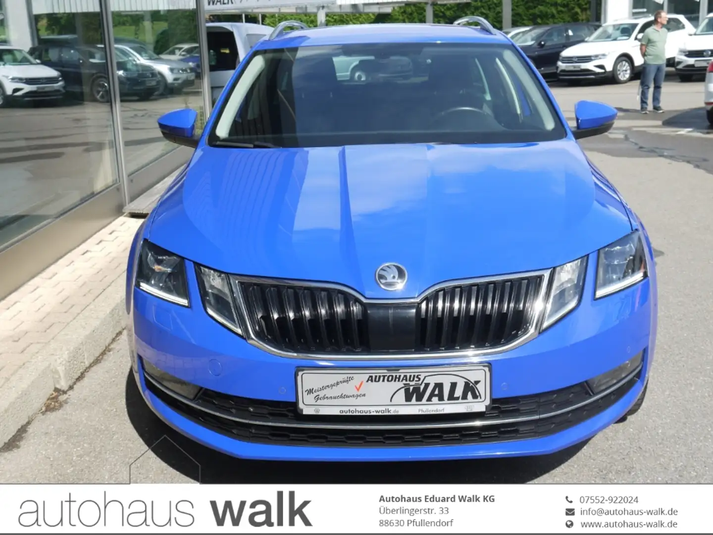 Skoda Octavia Combi 1.6 TDI Premium Edition LED/AHK/NAVI/RFK Blauw - 1