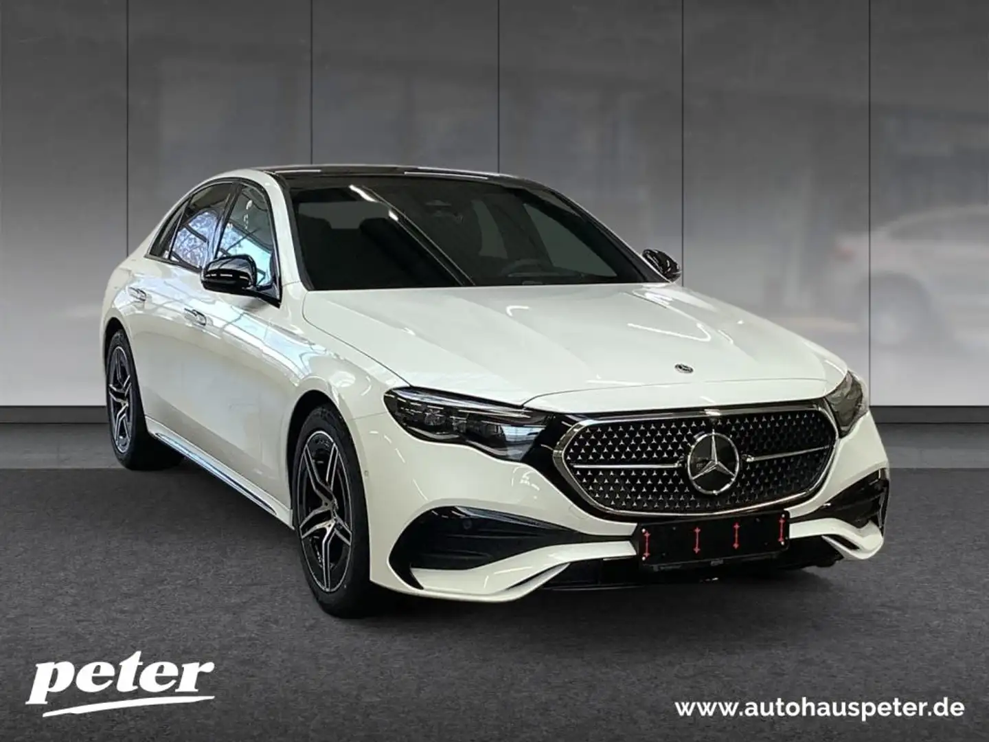 Mercedes-Benz E 200 Limousine SUPERSCREEN+AMG+NIGHT+360° Bílá - 2