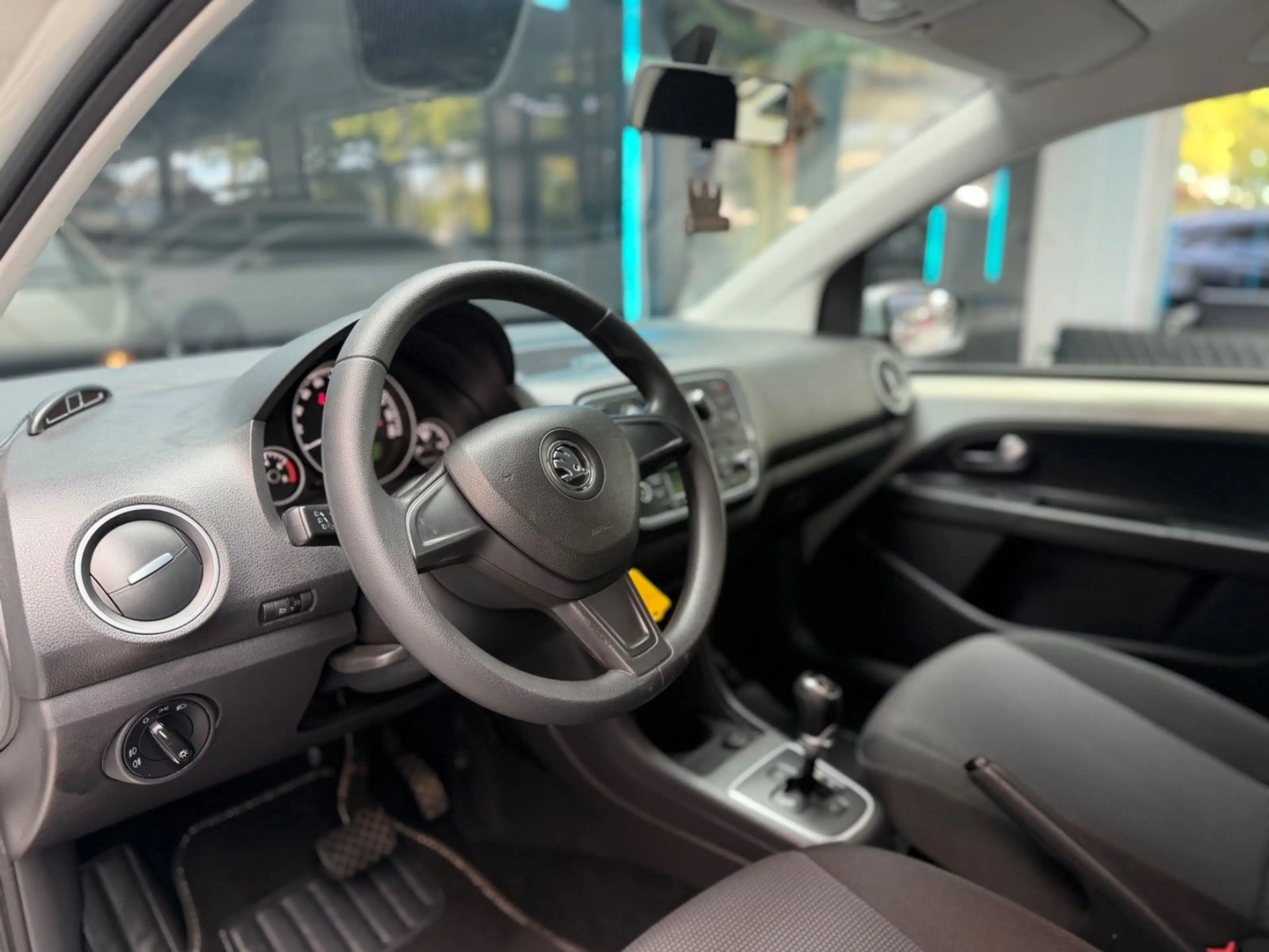 Skoda Citigo Elegance 1.0l Sitzheizung/Klima/Parkhilfe — photo 9