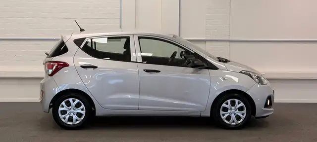 Hyundai i10 view 7