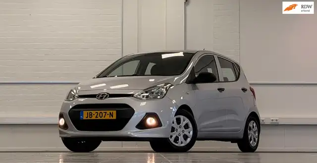2016 Hyundai i10 in Grey for sale