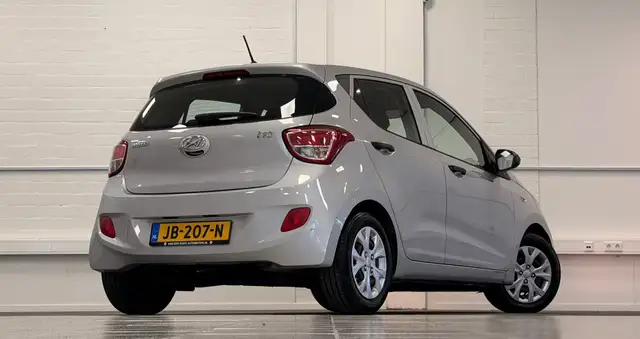 Hyundai i10 view 5