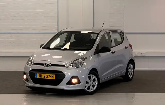 Hyundai i10 view 15
