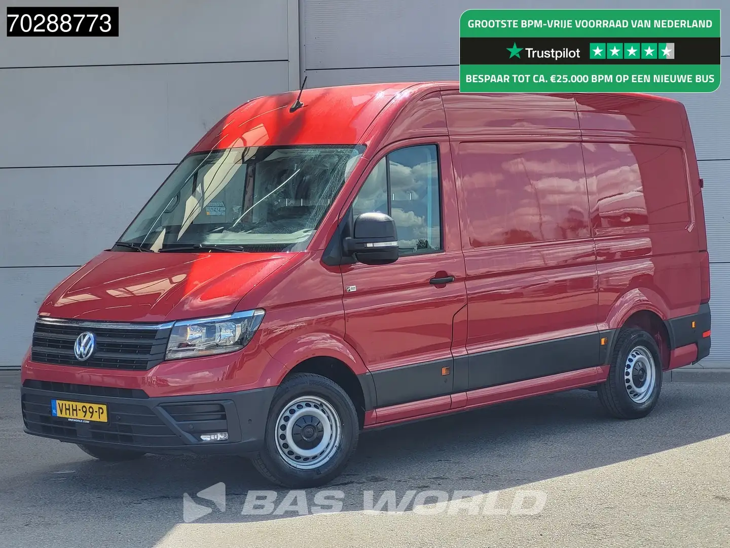 Volkswagen Crafter 177pk Automaat L3H3 Trekhaak Navi Airco Cruise Cam Rood - 1