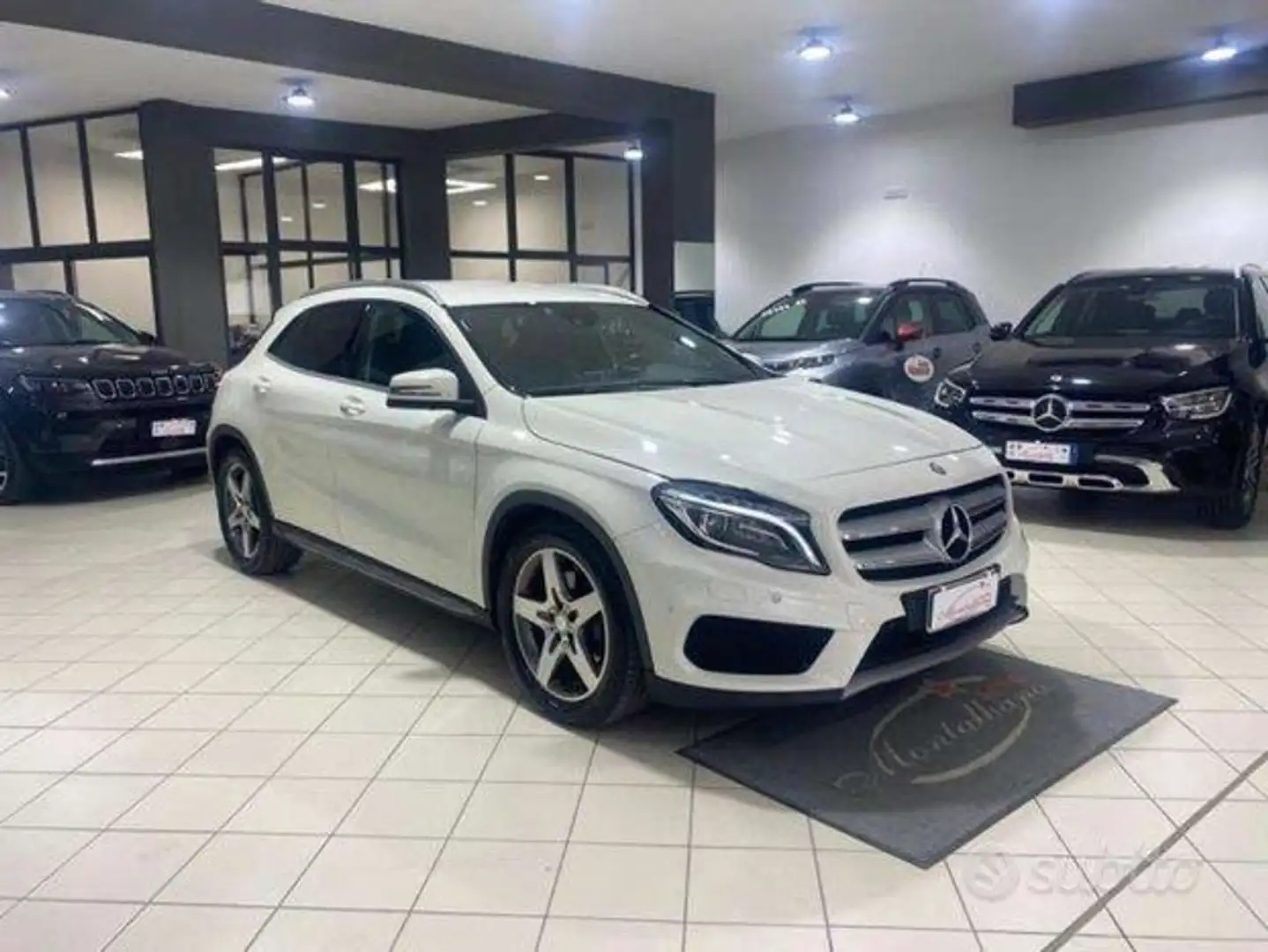 Mercedes-Benz GLA 220 GLA 220 d Automatic 4Matic Premium AMG Blanc - 2
