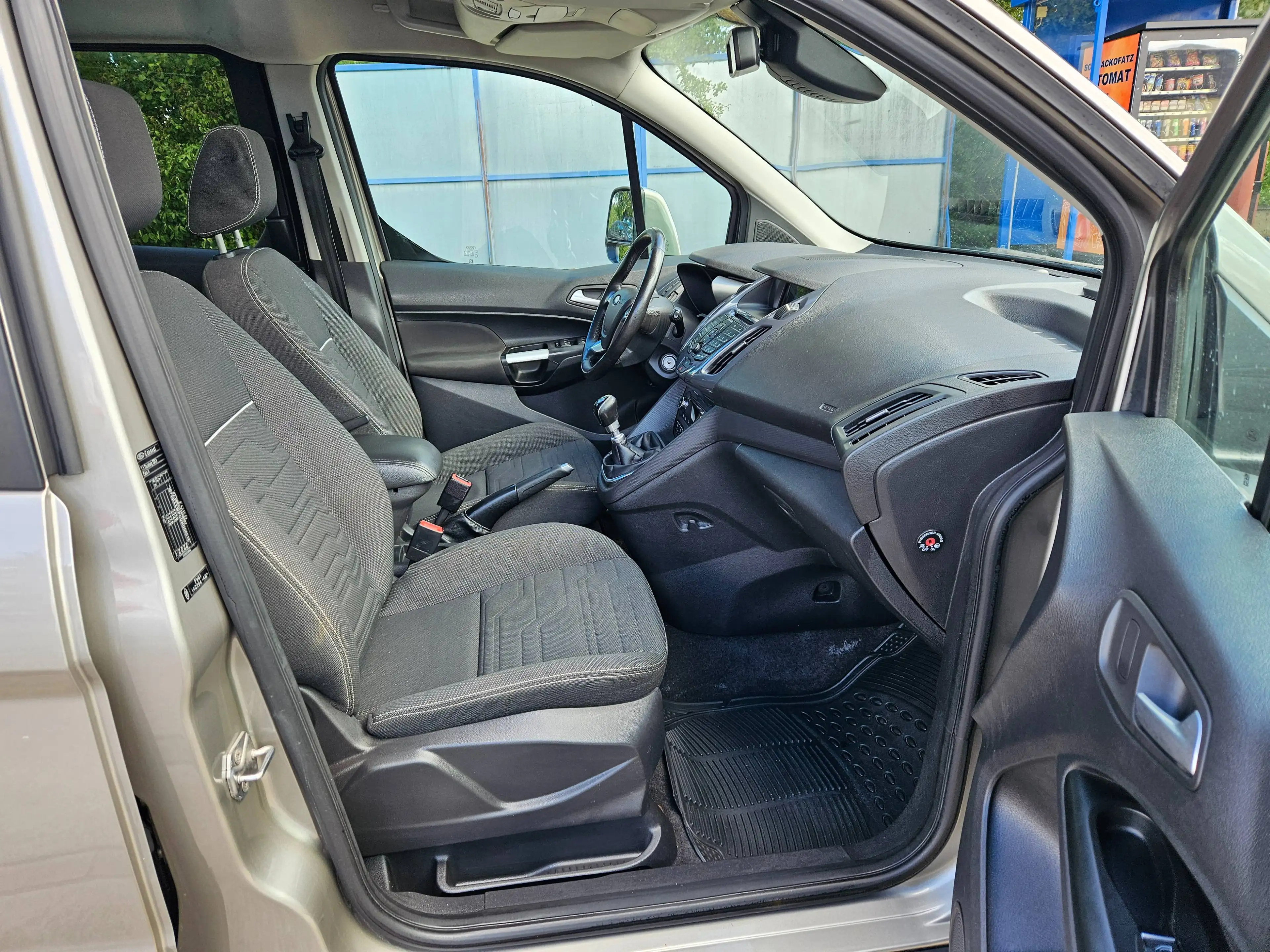 Ford Tourneo Connect Titanium — photo 13