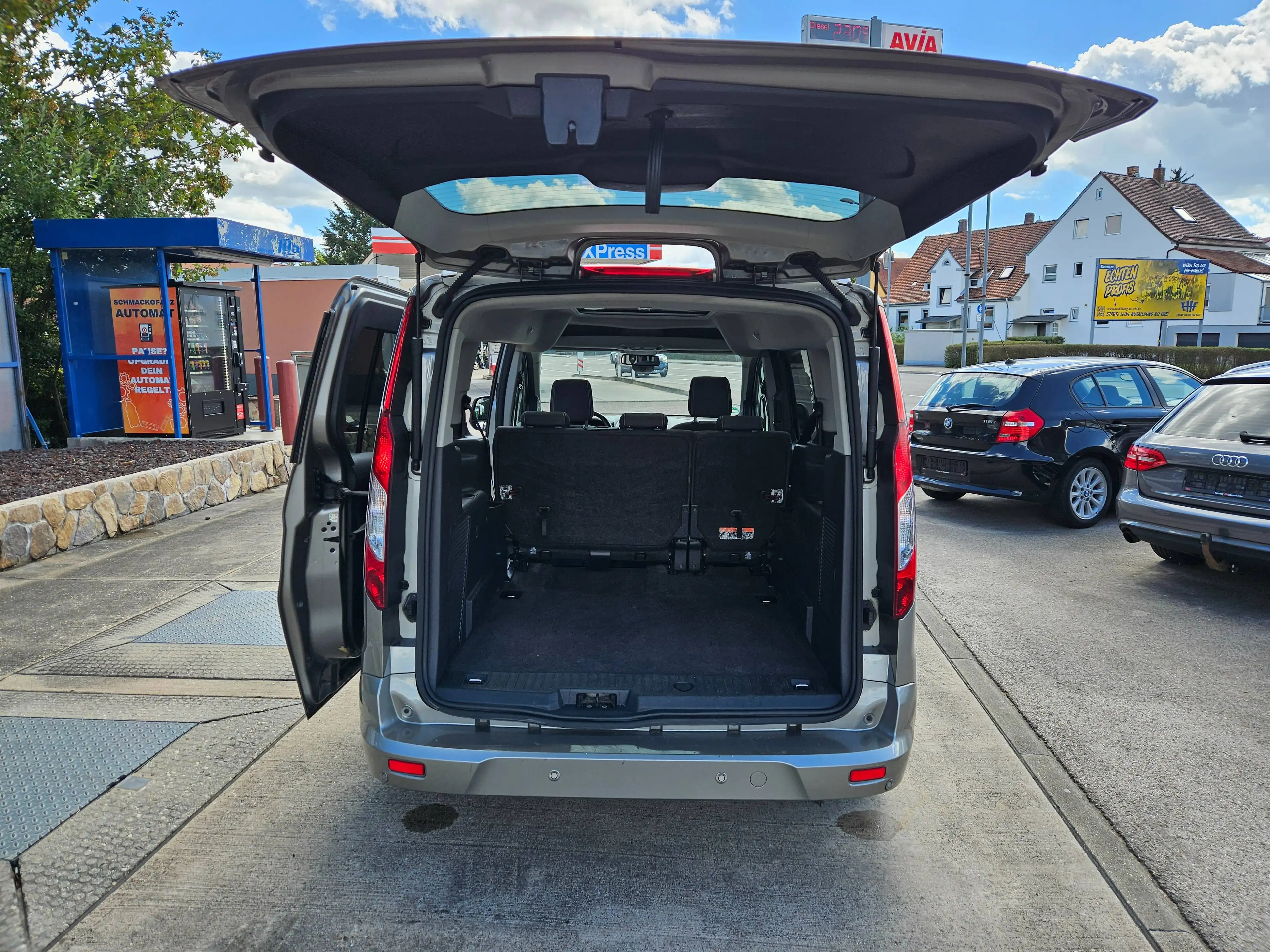 Ford Tourneo Connect Titanium — photo 10