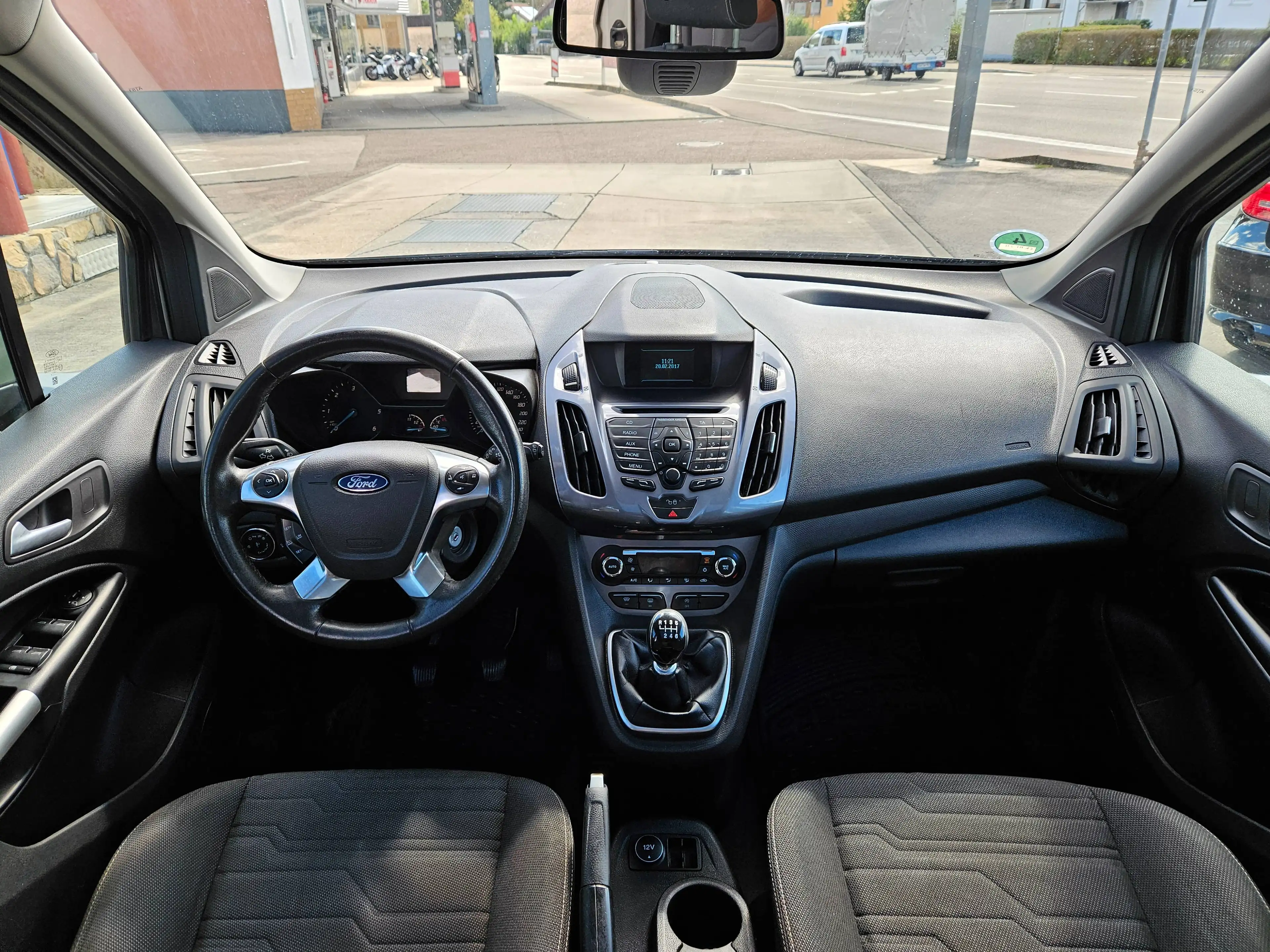 Ford Tourneo Connect Titanium — photo 15