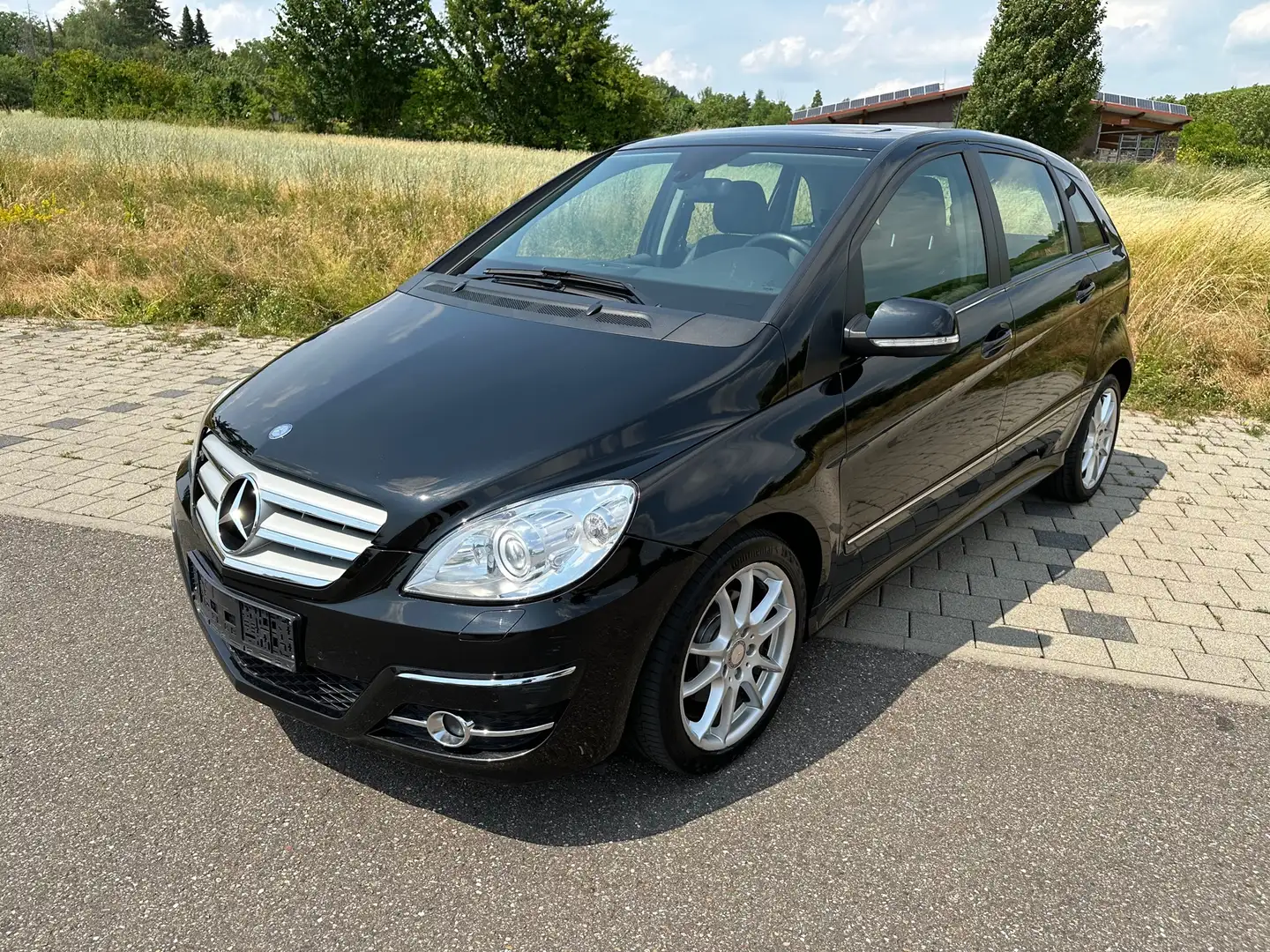 Mercedes-Benz B 200 B 200 Sportpaket Navi Bi-Xenon Pano Leder Tempomat Schwarz - 2