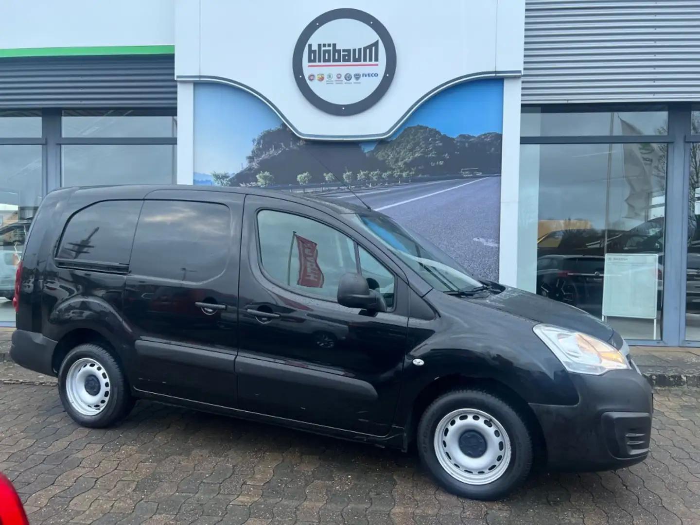 Peugeot Partner L2 Premium 1.6 Blue HDI AHK PDC Klima Schwarz - 1
