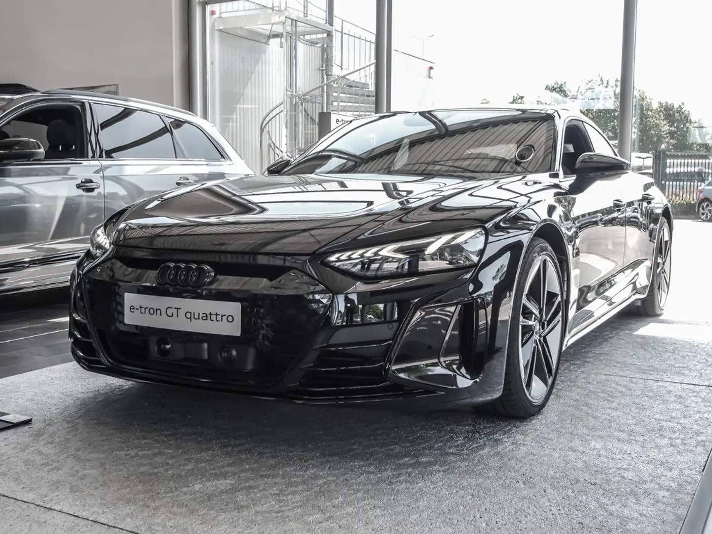Audi e-tron GT quattro DESIGNPAKET COGNACBRAUN B&O Чорний - 2
