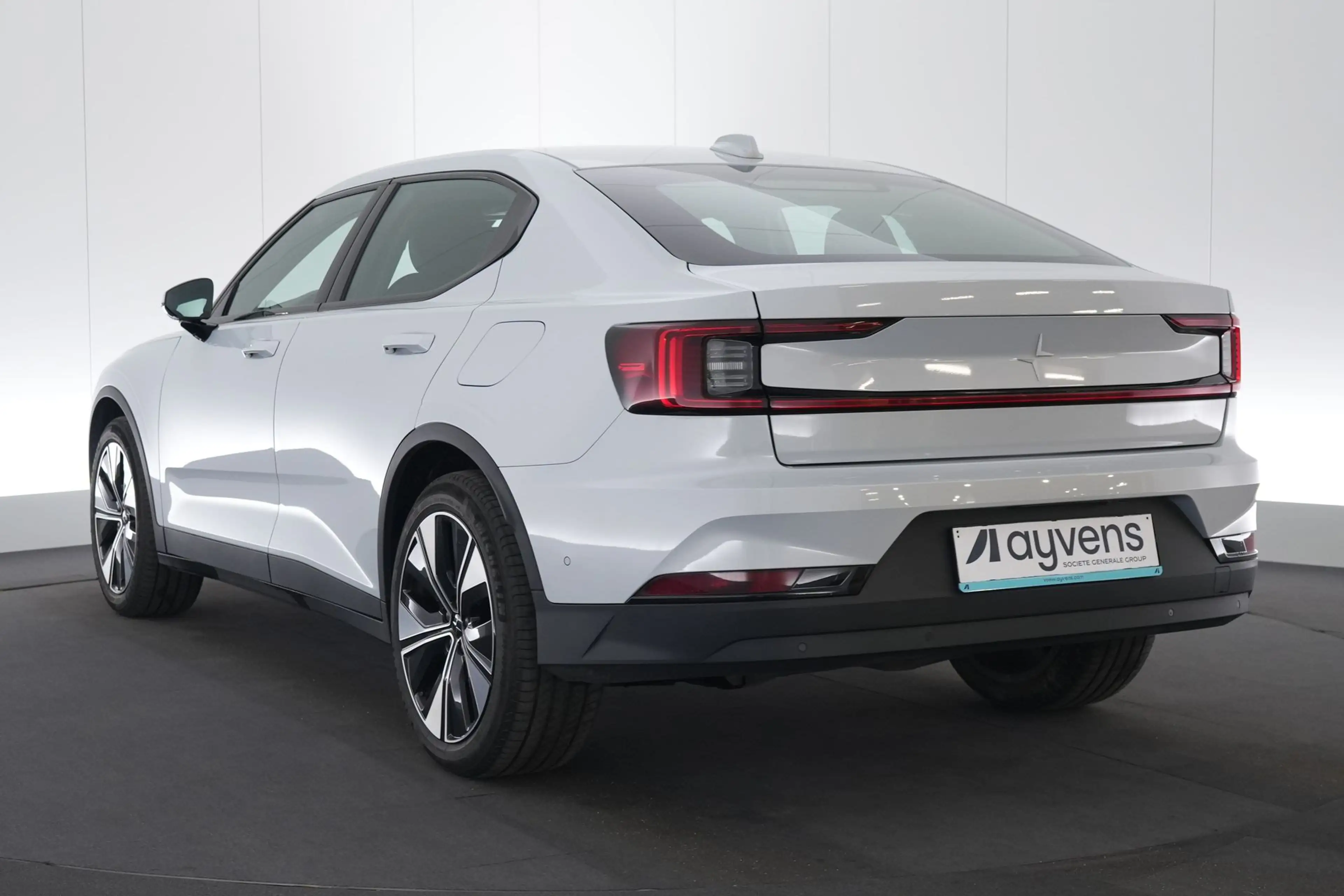 Polestar 2 69 kWh Single Motor Standard Range LED GPS PDC CAM — photo 9