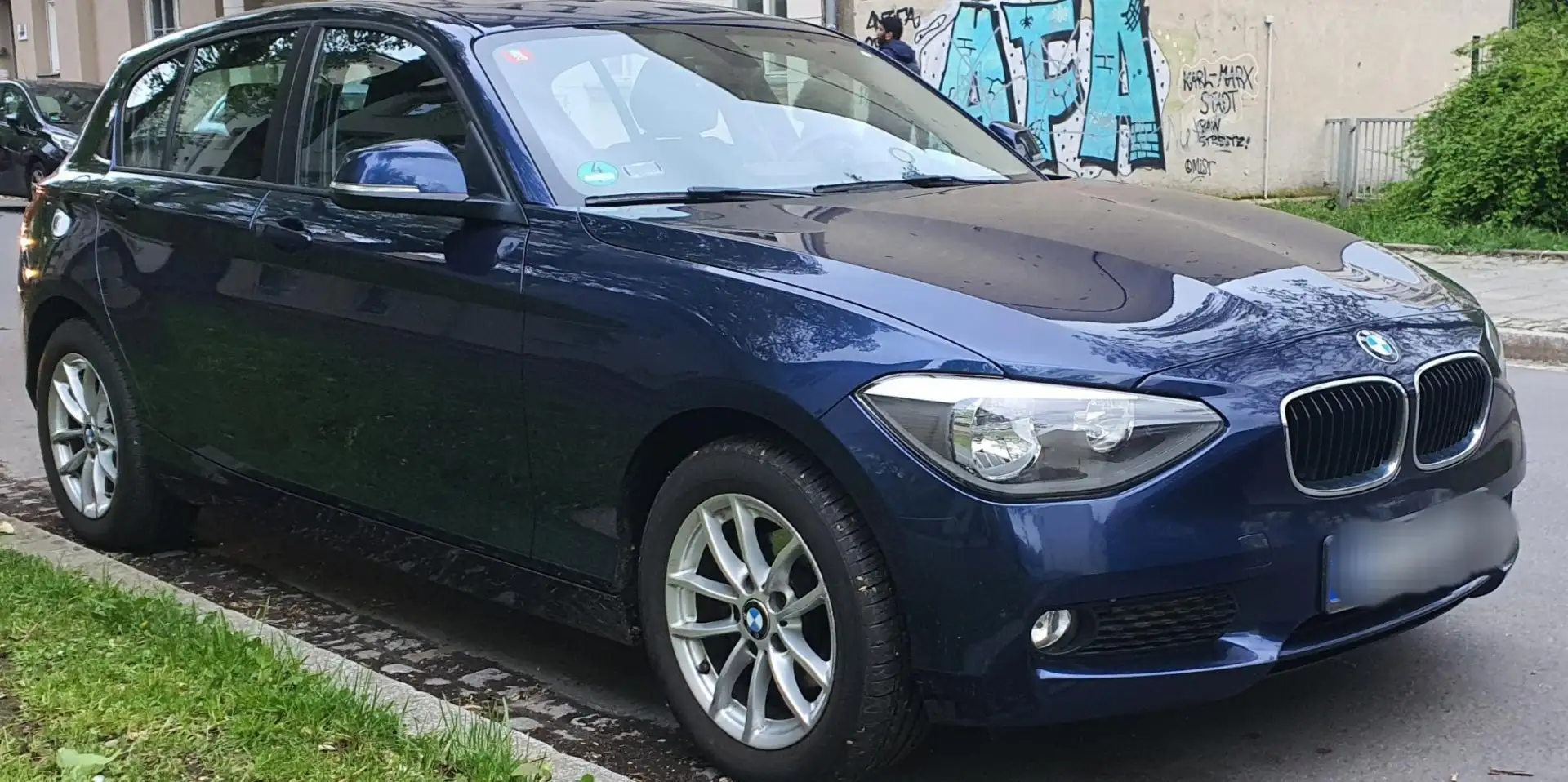 BMW 118 118d Blau - 2
