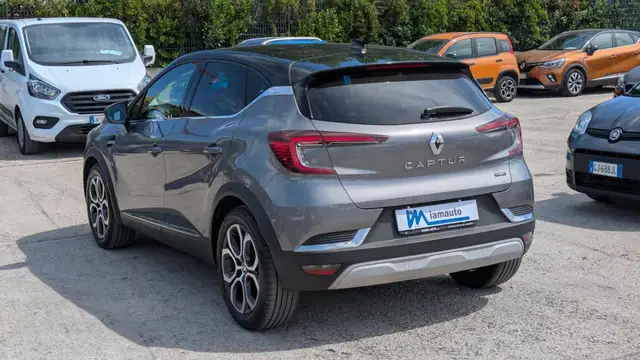 Renault Captur view 4